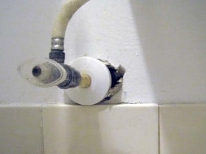 plumbing_drywalll_hole