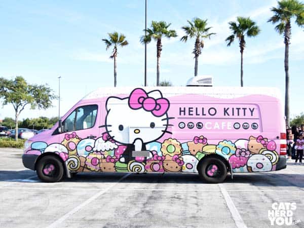Hello Kitty Cafe truck