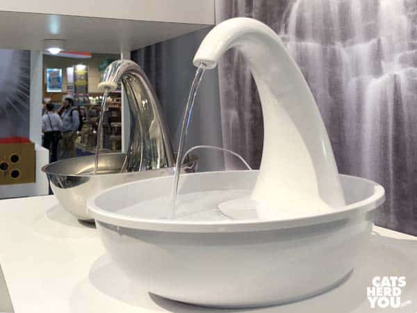 Pioneer Pet fauced-shaped fountains
